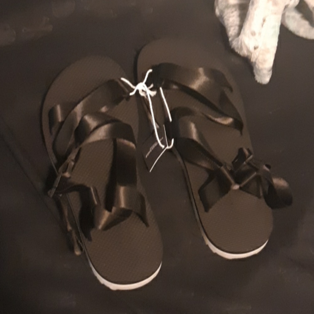 American eagle sandals